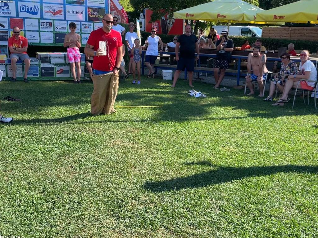 ការប្រកួតនិងការផ្តល់ជូនក្នុងវិស័យកីឡា