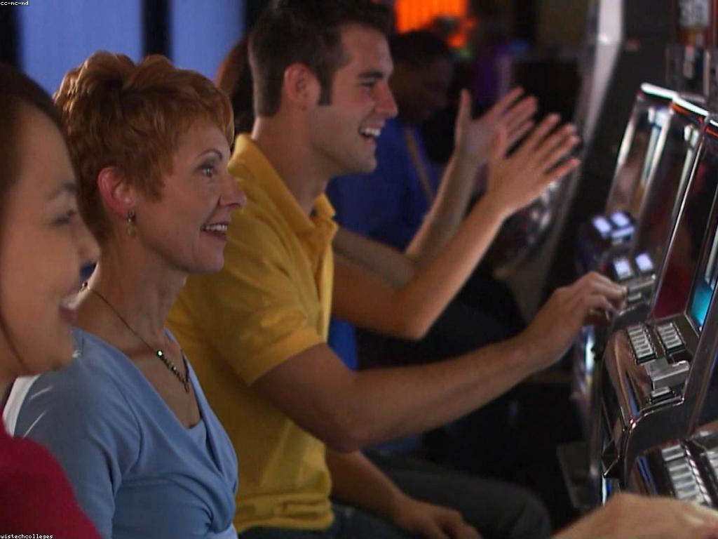 ការពិចារណាអំពីប្រព័ន្ធប្រតិបត្តិការ និងការគ្រប់គ្រងក្នុងកាស៊ីណូ