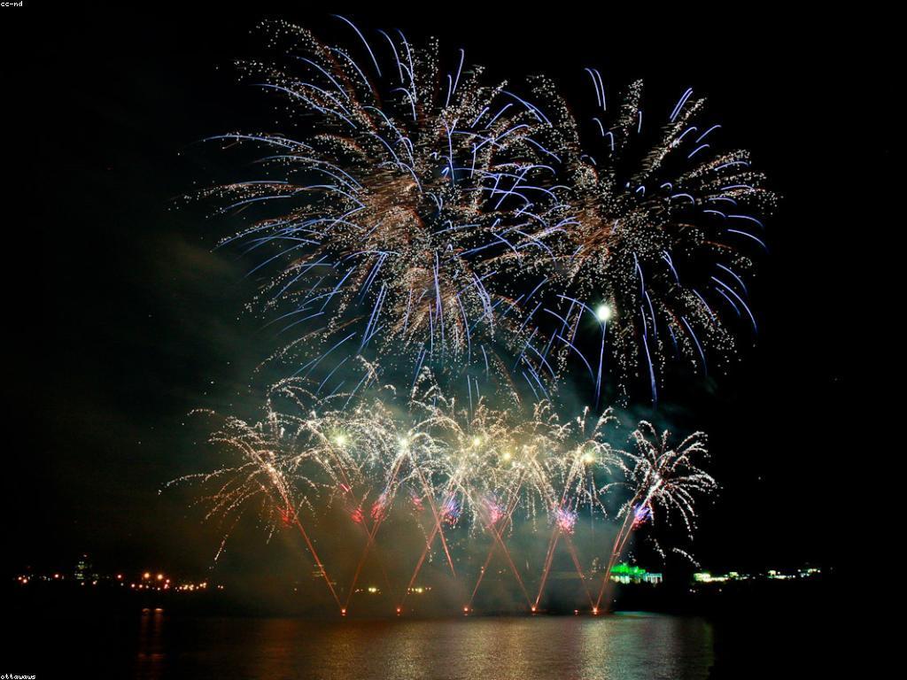 ការពិចារណាអំពីកាស៊ីណូ: ប្រយោជន៍ និងការប្រកួតប្រជែង